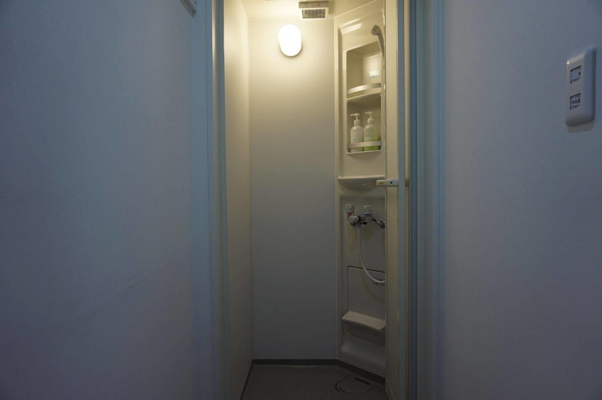Uni Hostel Осака Экстерьер фото